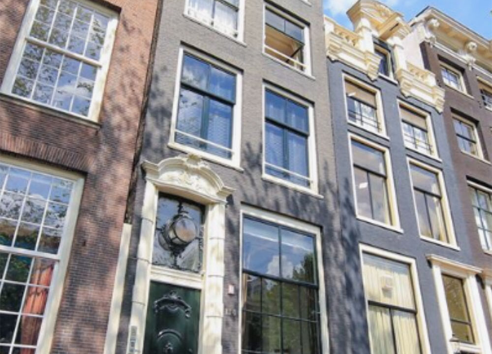 Herengracht apartments amsterdam front side house door